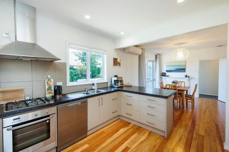 Photo of property in 7 Goodwyn Crescent, Hokowhitu, Palmerston North, 4410