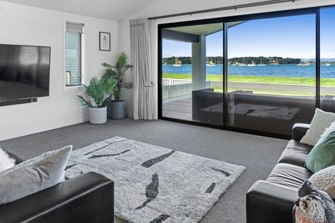 Photo of property in 32 The Esplanade, Omokoroa, 3114