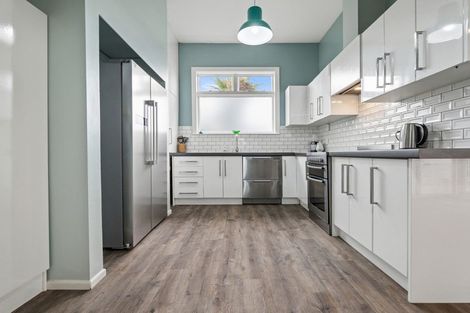 Photo of property in 170 Shaw Avenue, New Brighton, Christchurch, 8083