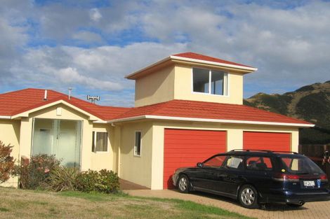 Photo of property in 21b Murchison Street, Island Bay, Wellington, 6023