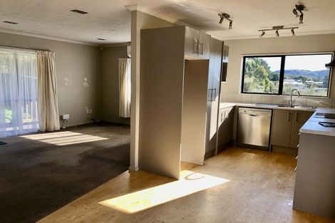 Photo of property in 15 Fenchurch Grove, Stokes Valley, Lower Hutt, 5019