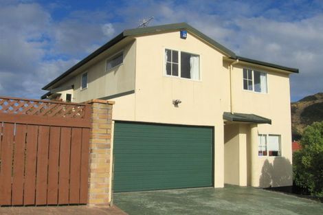 Photo of property in 21 Murchison Street, Island Bay, Wellington, 6023