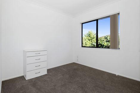 Photo of property in 2/27 Queen Street, Papakura, 2110
