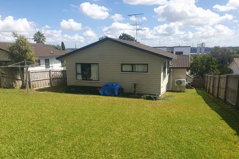Photo of property in 1/20 Barbados Drive, Unsworth Heights, Auckland, 0632