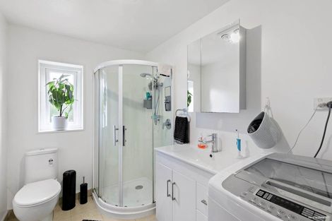Photo of property in 15a Matata Street, Blockhouse Bay, Auckland, 0600
