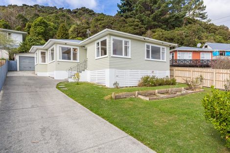 Photo of property in 73 Petrie Street, Wainuiomata, Lower Hutt, 5014