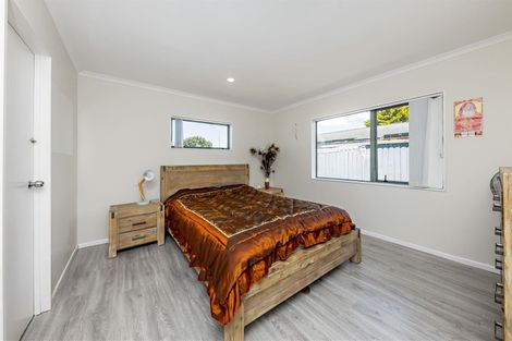 Photo of property in 12d Princess Street, Takanini, 2112