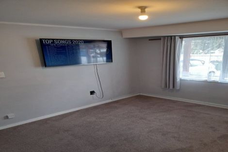 Photo of property in 16 Fitzherbert Avenue, West Harbour, Auckland, 0618