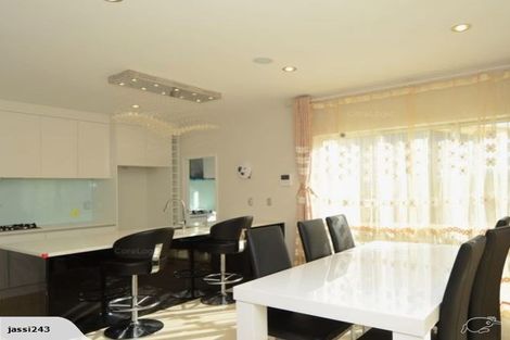 Photo of property in 75 San Valentino Drive, Henderson, Auckland, 0612