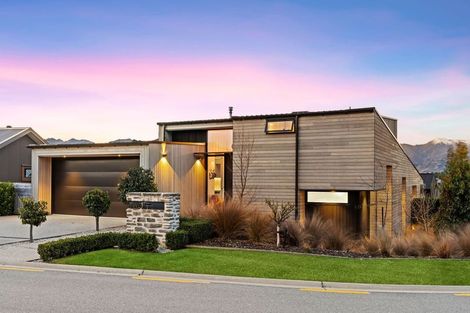 Photo of property in 37 Mount Nicholas Avenue, Wanaka, 9305