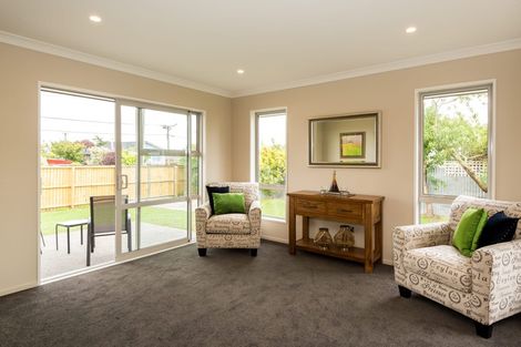 Photo of property in 71 Cuffs Road, Wainoni, Christchurch, 8061