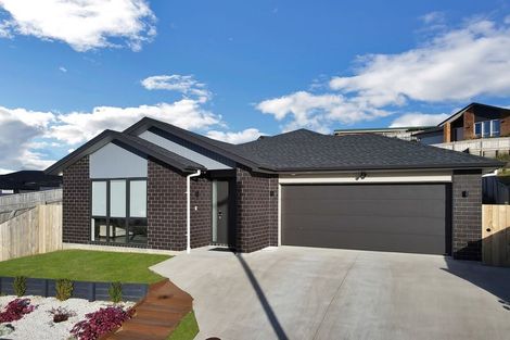 Photo of property in 13 James Elliot Way, Pokeno, 2402