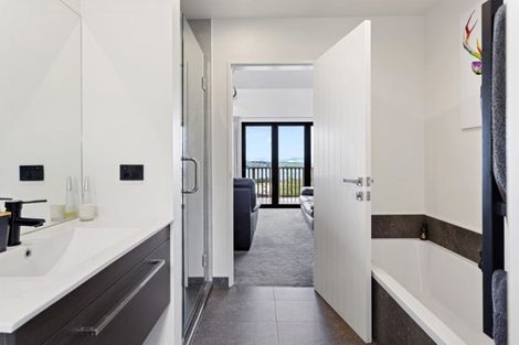 Photo of property in 17 Bridle Path, Lyttelton, 8082