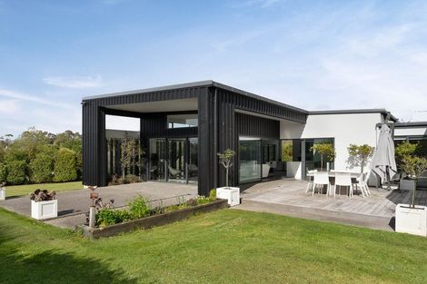 Photo of property in 9 Birdie Way, Martinborough, 5711