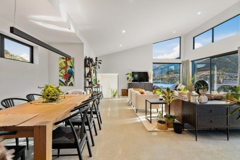 Photo of property in 11 Red Deer Rise, Kelvin Heights, Queenstown, 9300