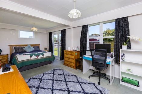 Photo of property in 28 Moeraki Road, Maoribank, Upper Hutt, 5018