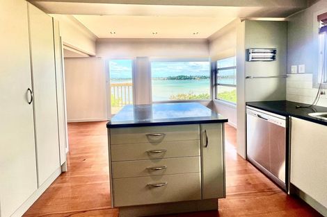 Photo of property in 73 Sylvan Avenue, Northcote, Auckland, 0627