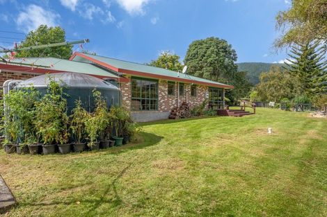 Photo of property in 266 North Manakau Road, Manakau, Levin, 5573