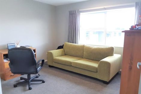 Photo of property in 5 Danden Way, Pukekohe, 2120