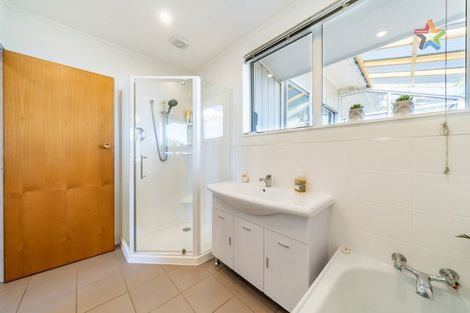 Photo of property in 8 Summit Road, Fairfield, Lower Hutt, 5011