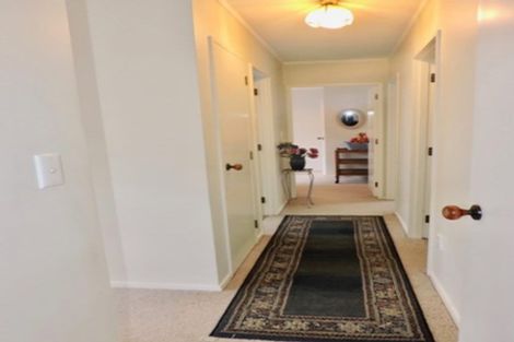 Photo of property in 21a Mexted Terrace, Tawa, Wellington, 5028