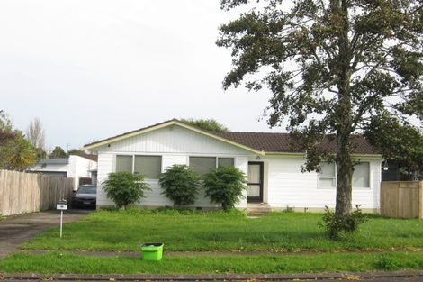 Photo of property in 28 Darren Crescent, Half Moon Bay, Auckland, 2012