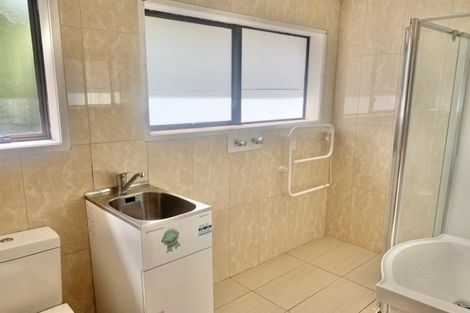 Photo of property in 62a Flanshaw Road, Te Atatu South, Auckland, 0610