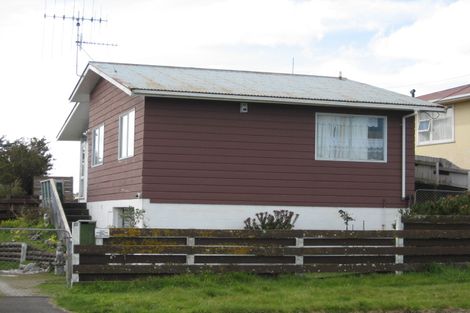 Photo of property in 25 Kowhai Street, Castlecliff, Whanganui, 4501