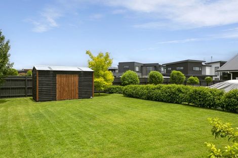 Photo of property in 16 Pukenamu Road, Rainbow Point, Taupo, 3330