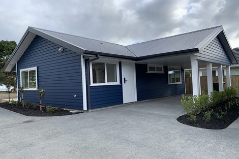 Photo of property in 24 Rewarewa Road, Te Atatu Peninsula, Auckland, 0610