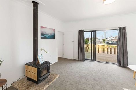Photo of property in 14 Chester Street, Levin, 5510