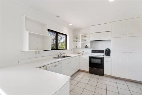 Photo of property in 13 Tarahanga Street, Northcote, Auckland, 0627