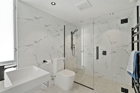 Photo of property in 8 Saint Barnabas Lane, Fendalton, Christchurch, 8052