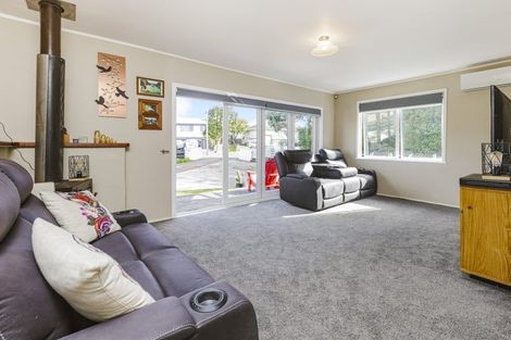 Photo of property in 10 Tatariki Street, Rosehill, Papakura, 2113