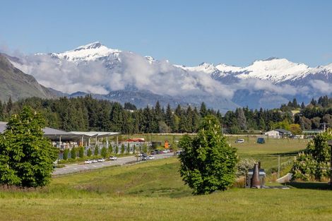 Photo of property in 16 Ranch Terrace, Wanaka, 9382