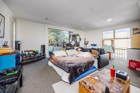 Photo of property in 13 Phar Lap Crescent, Takanini, 2112