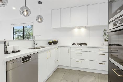 Photo of property in 4/15d Verran Road, Birkenhead, Auckland, 0626