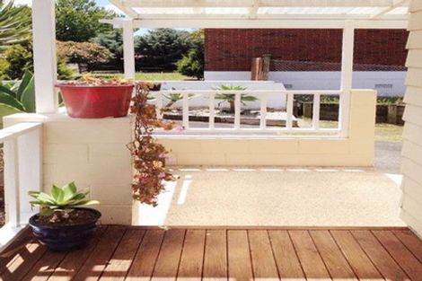 Photo of property in 18 Alton Terrace, Pakuranga Heights, Auckland, 2010