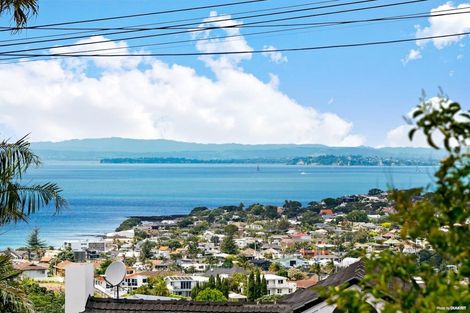 Photo of property in 2a Castor Bay Road, Castor Bay, Auckland, 0620