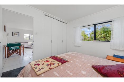 Photo of property in 2/24 Sunnyside Road, Sunnyvale, Auckland, 0612