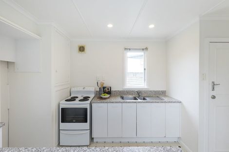 Photo of property in 10 Salisbury Avenue, Terrace End, Palmerston North, 4410