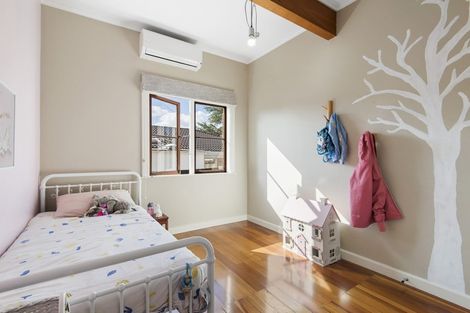 Photo of property in 2/20 Brook Street, Milford, Auckland, 0620