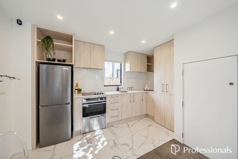 Photo of property in 2/97 Whites Line East, Waiwhetu, Lower Hutt, 5010