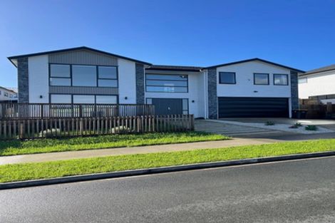 Photo of property in 4 Celestial Crescent, Orewa, 0931