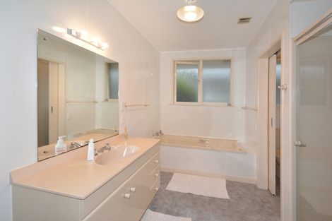 Photo of property in 15 Pioneer Crescent, Helensburgh, Dunedin, 9010