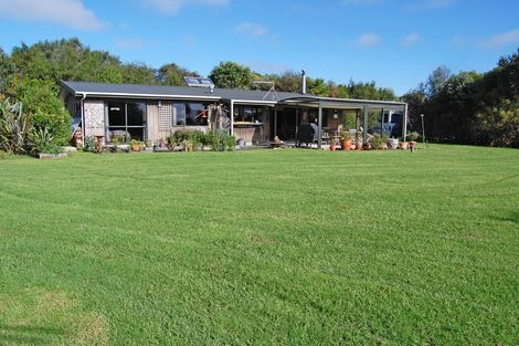 Photo of property in 210a Pukenui Road, Kaiwaka, 0573