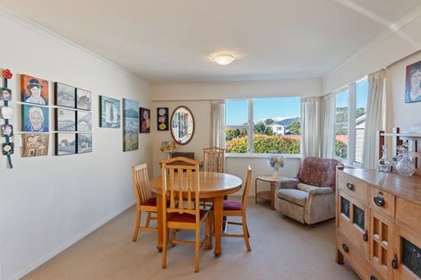 Photo of property in 38 Queens Road, Waikanae Beach, Waikanae, 5036