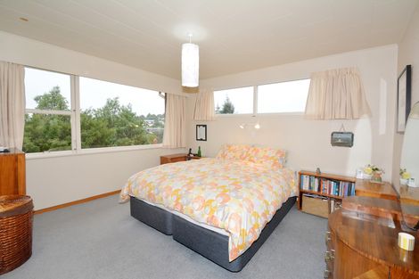 Photo of property in 15 Pioneer Crescent, Helensburgh, Dunedin, 9010