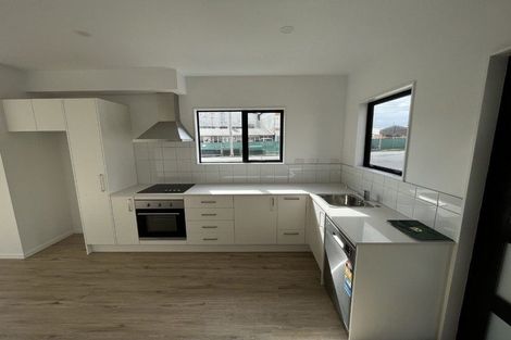 Photo of property in 1 Eileen Newey Place, Henderson, Auckland, 0612