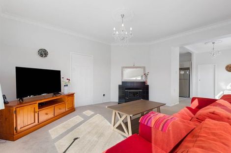 Photo of property in 11 Craigbank Avenue, New Lynn, Auckland, 0600